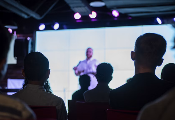 7 Leadership Keynote Speakers to Consider for Corporate Events in 2026